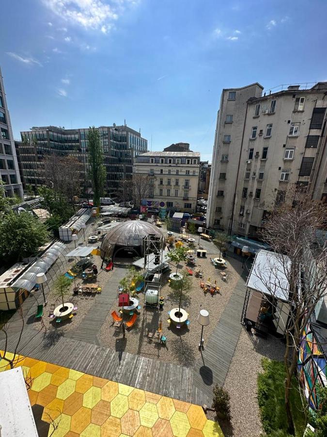 Marvel Studio Bucharest Luaran gambar