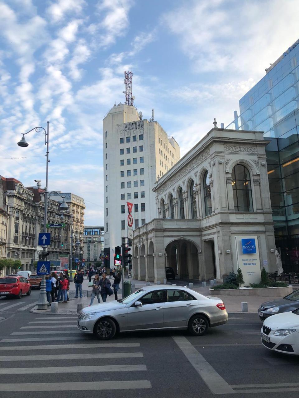 Marvel Studio Bucharest Luaran gambar